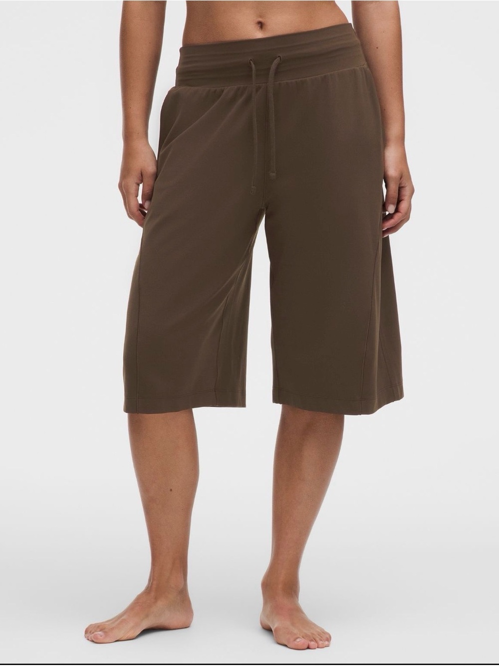 🤎 lululemon Groove Mid-Rise Relaxed Bermuda Short Size 6